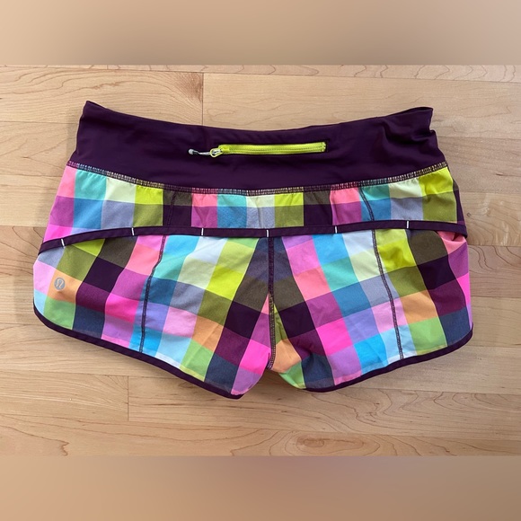 Lululemon Run: Speed Short Sea Check Multi / Plum Plaid | Size 6 - Picture 5 of 11